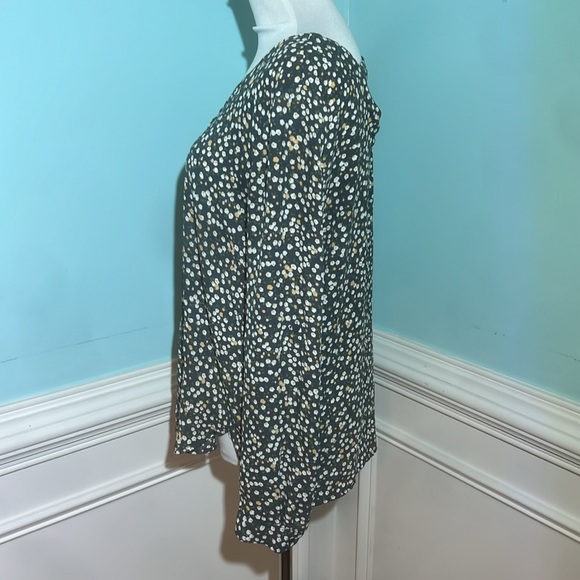 Loft Top - Picture 2 of 6